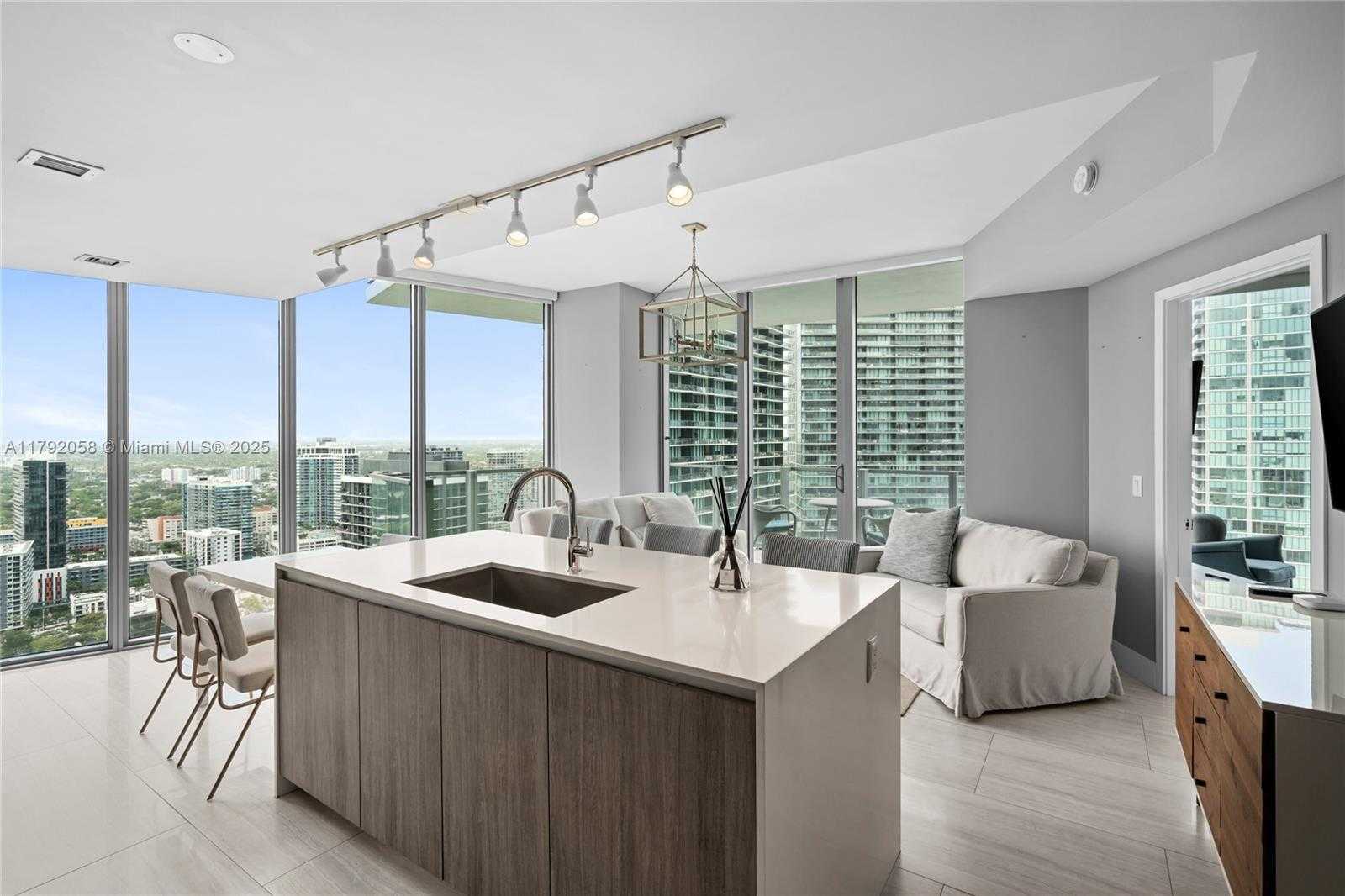 Small Image of 2900 NORTH EAST 7TH AVE #3901, Miami Number 8
