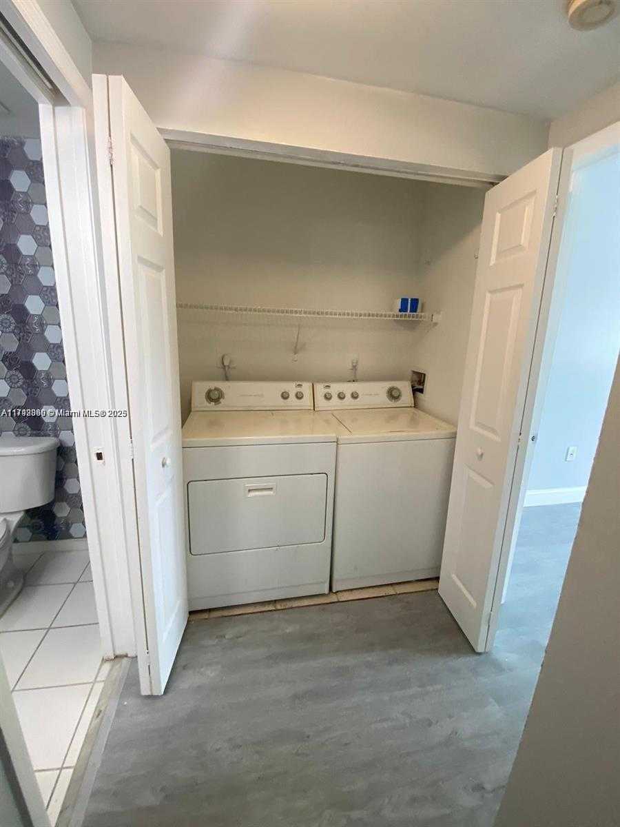 Small Image of 2351 WEST PRESERVE WAY #205, Miramar Number 21