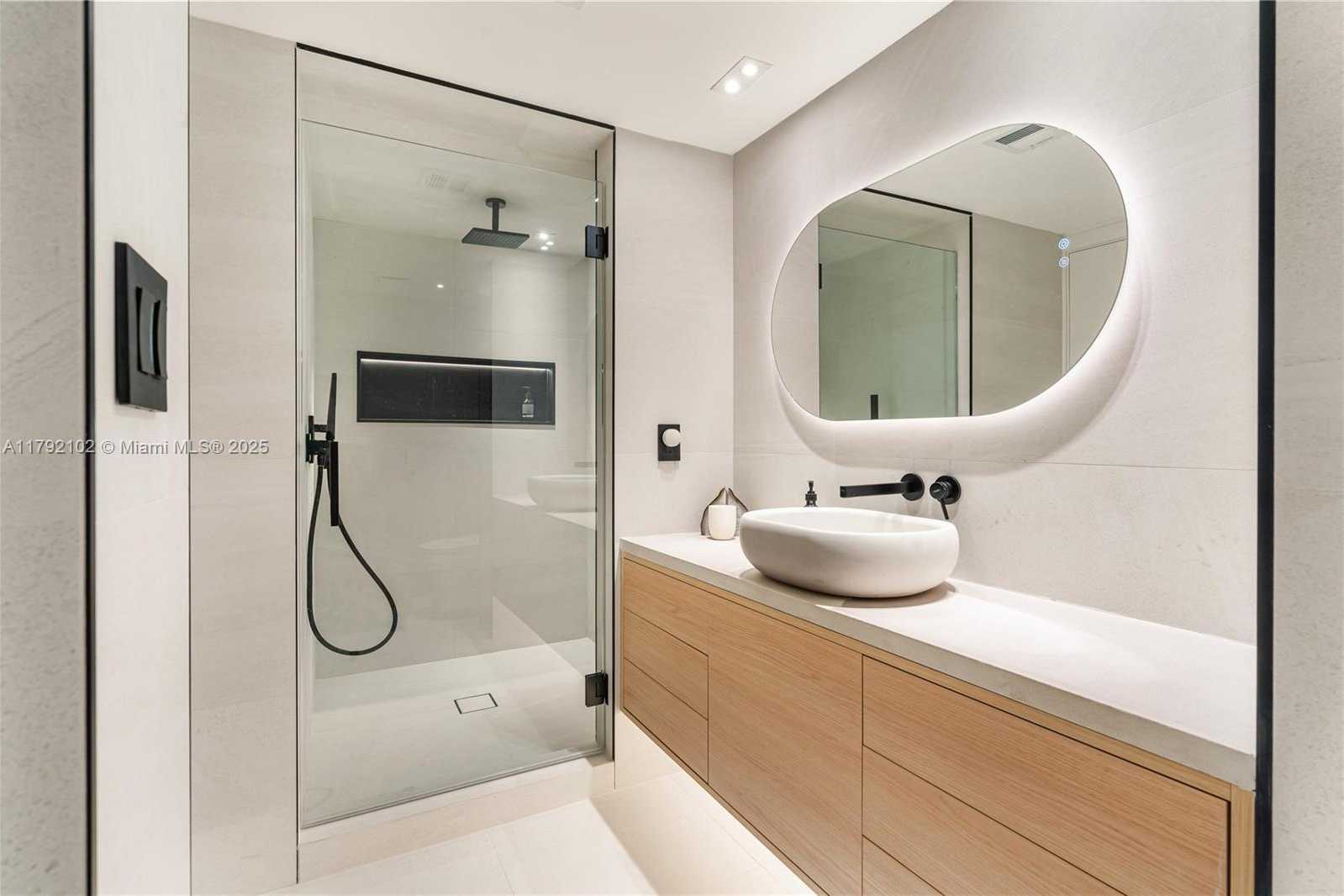 Small Image of 16485 COLLINS AVE #2438, Sunny Isles Beach Number 58