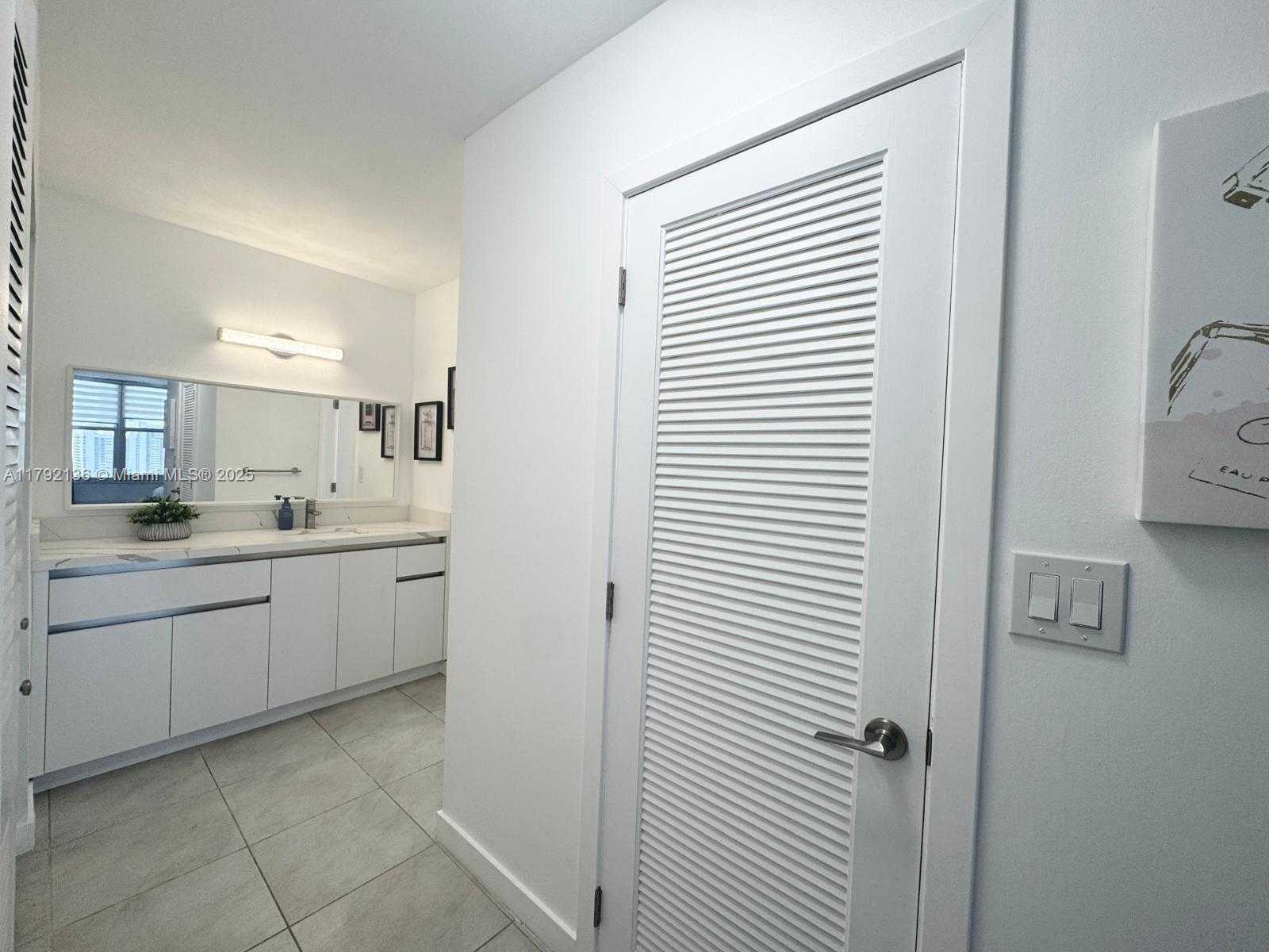 Small Image of 3800 SOUTH OCEAN DR #1710, Hollywood Number 54