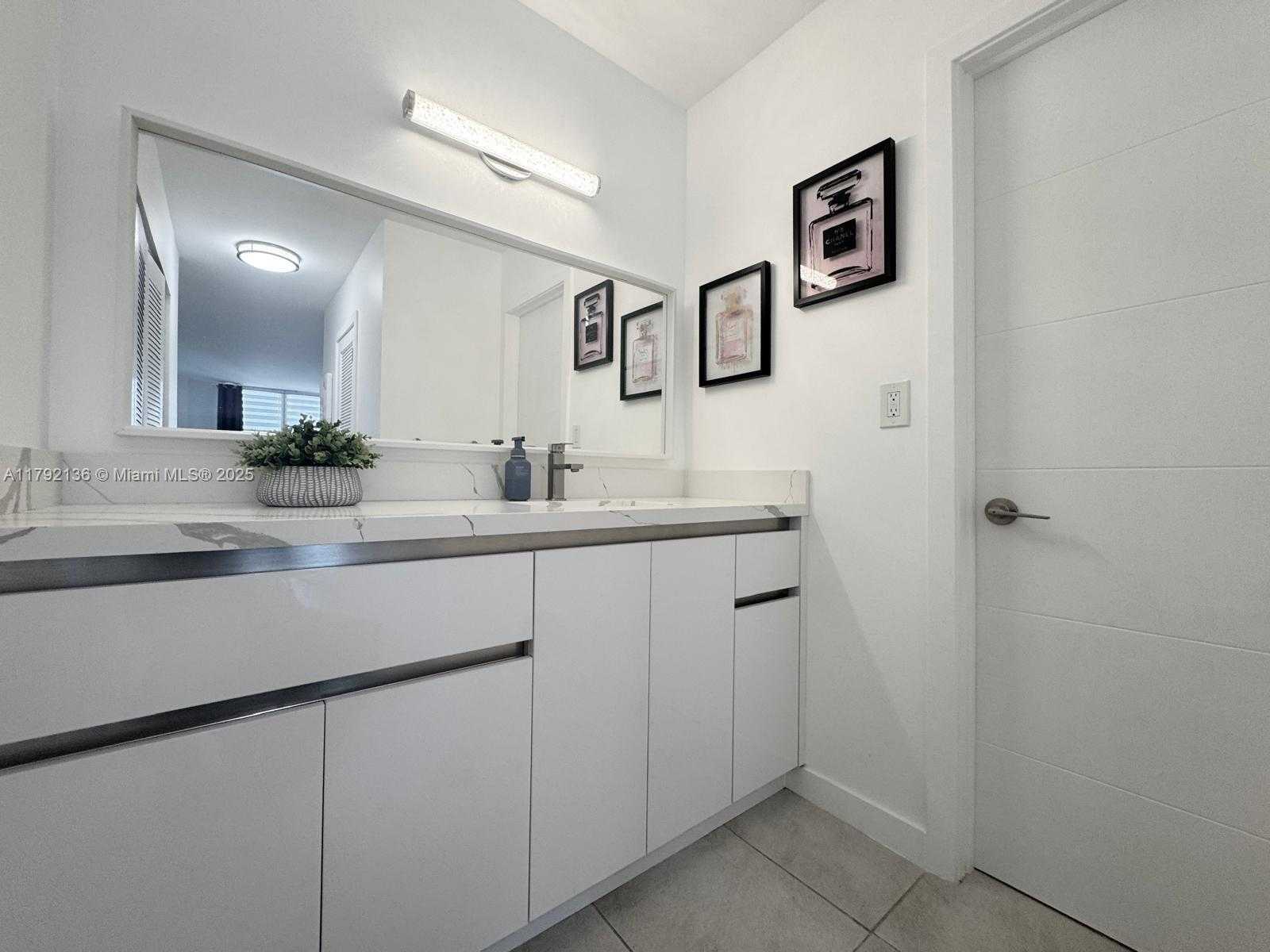 Small Image of 3800 SOUTH OCEAN DR #1710, Hollywood Number 56