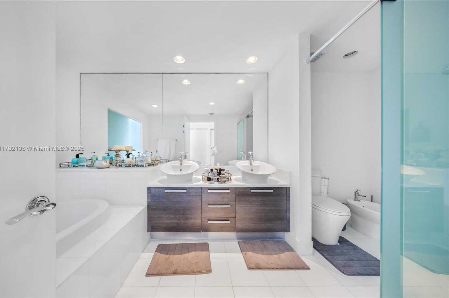 Small Image of 2950 NORTH EAST 188TH ST #547, Aventura Number 66