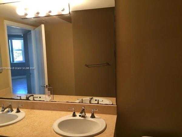 Small Image of 19900 E Country Club Dr, Aventura, FL 33180, USA Number 21