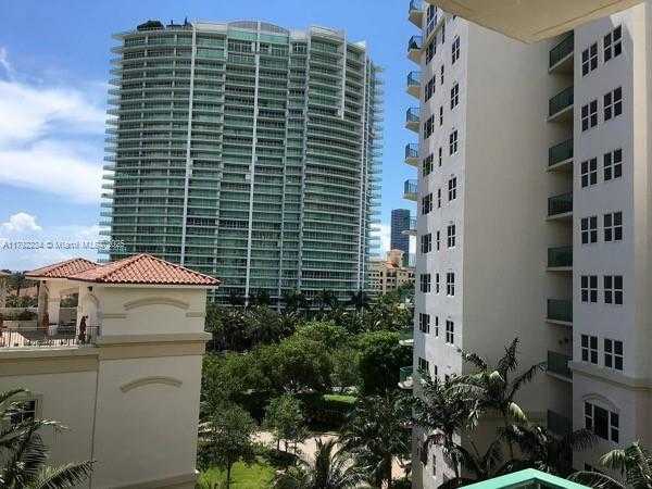 Small Image of 19900 E Country Club Dr, Aventura, FL 33180, USA Number 31