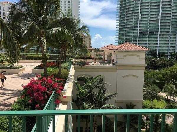 Small Image of 19900 E Country Club Dr, Aventura, FL 33180, USA Number 33