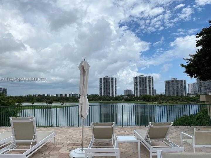 Small Image of 19900 E Country Club Dr, Aventura, FL 33180, USA Number 36