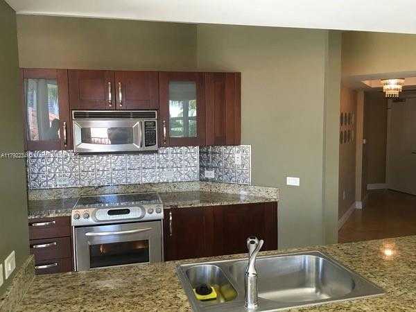 Small Image of 19900 E Country Club Dr, Aventura, FL 33180, USA Number 8