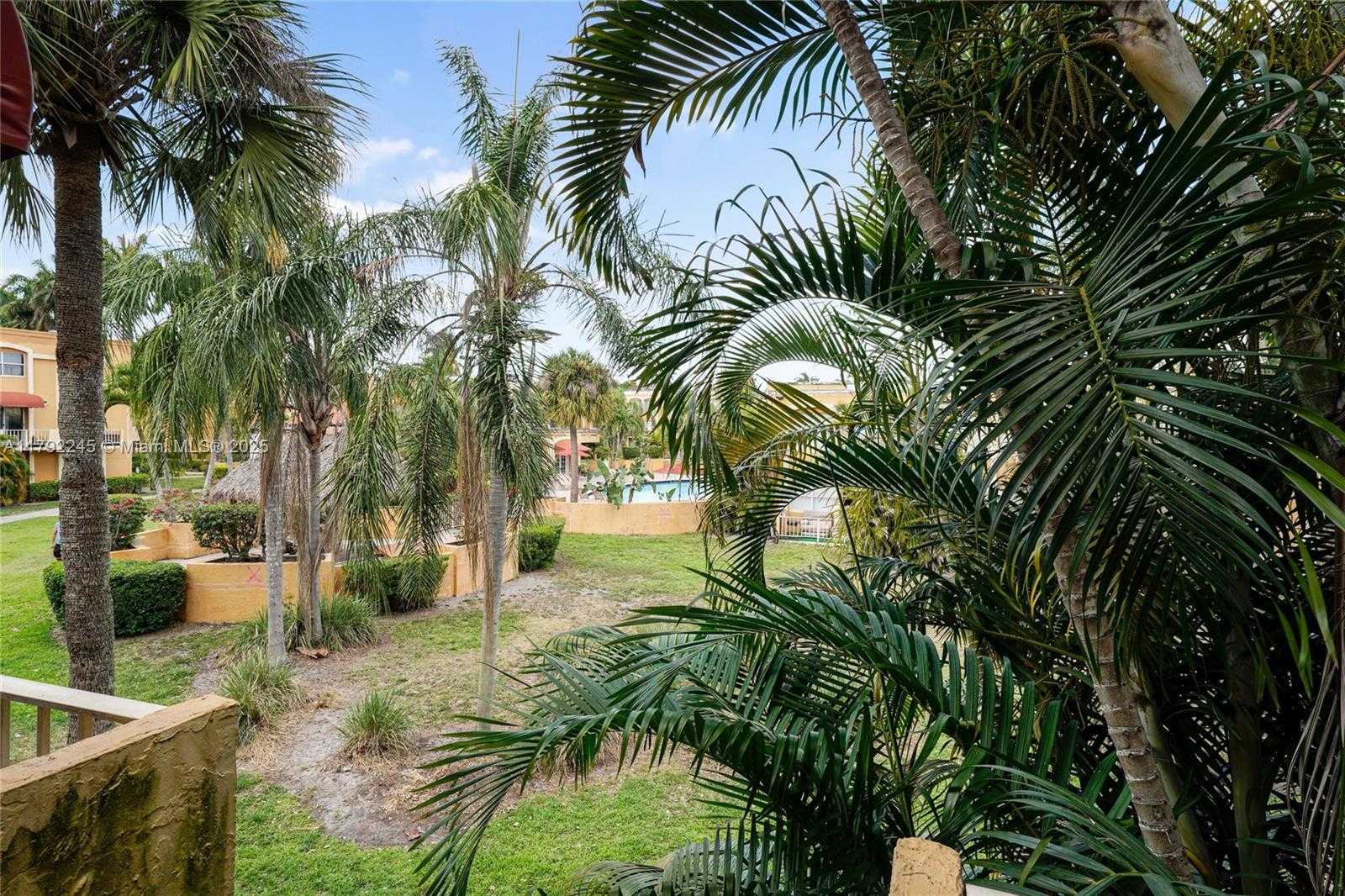 Small Image of 17911 NORTH WEST 68TH AVE #P208, Hialeah Number 27