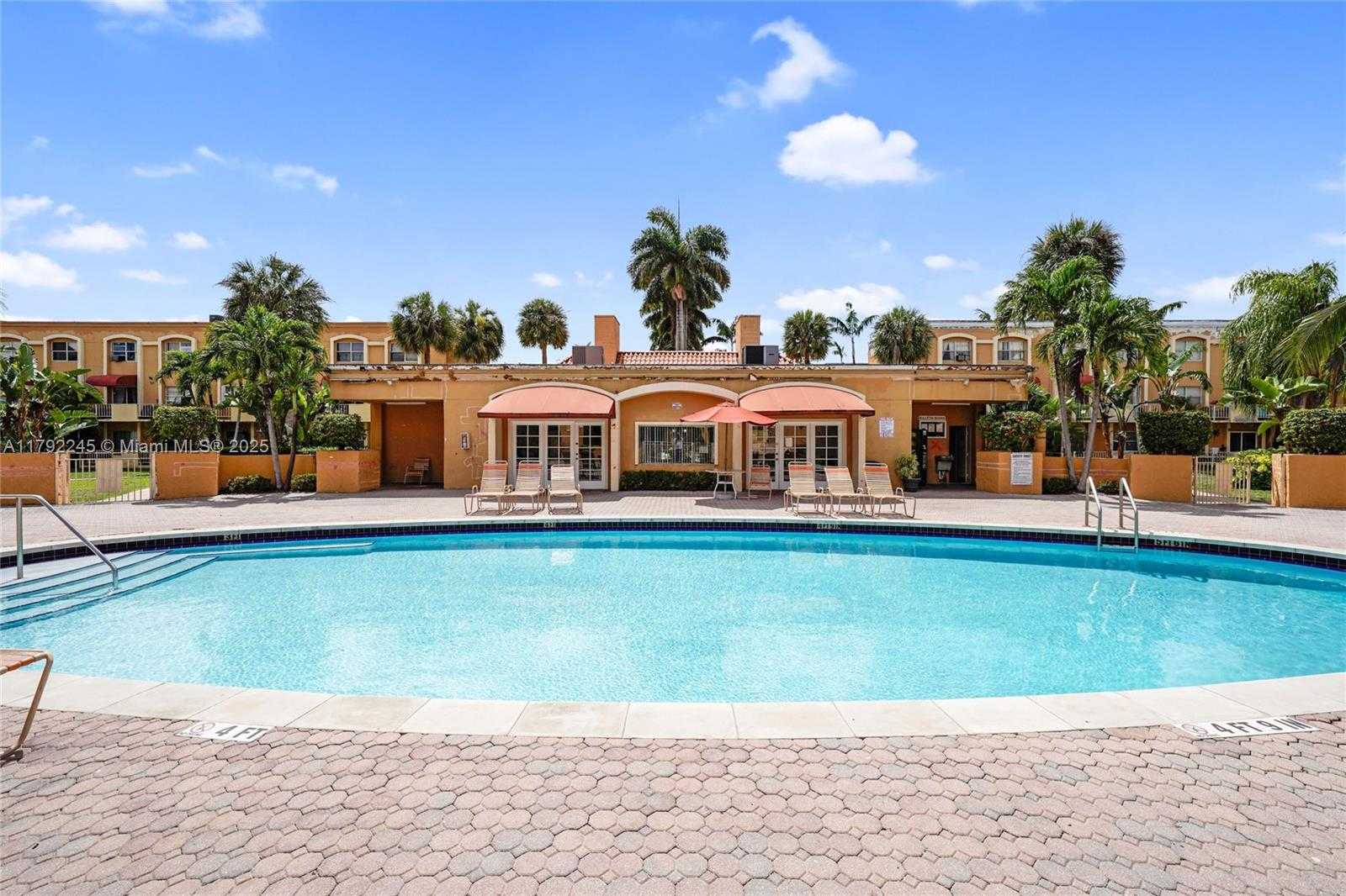 Small Image of 17911 NORTH WEST 68TH AVE #P208, Hialeah Number 34