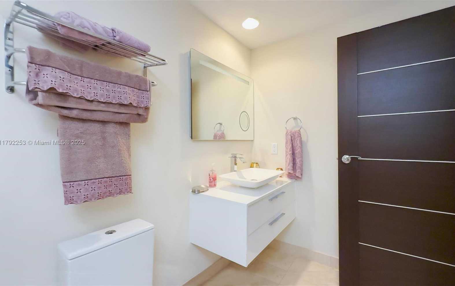 Small Image of 1830 SOUTH OCEAN DR #1201, Hallandale Beach Number 20
