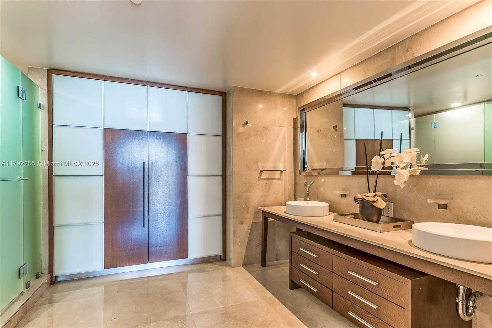 Small Image of 495 BRICKELL AVE #2801, Miami Number 10