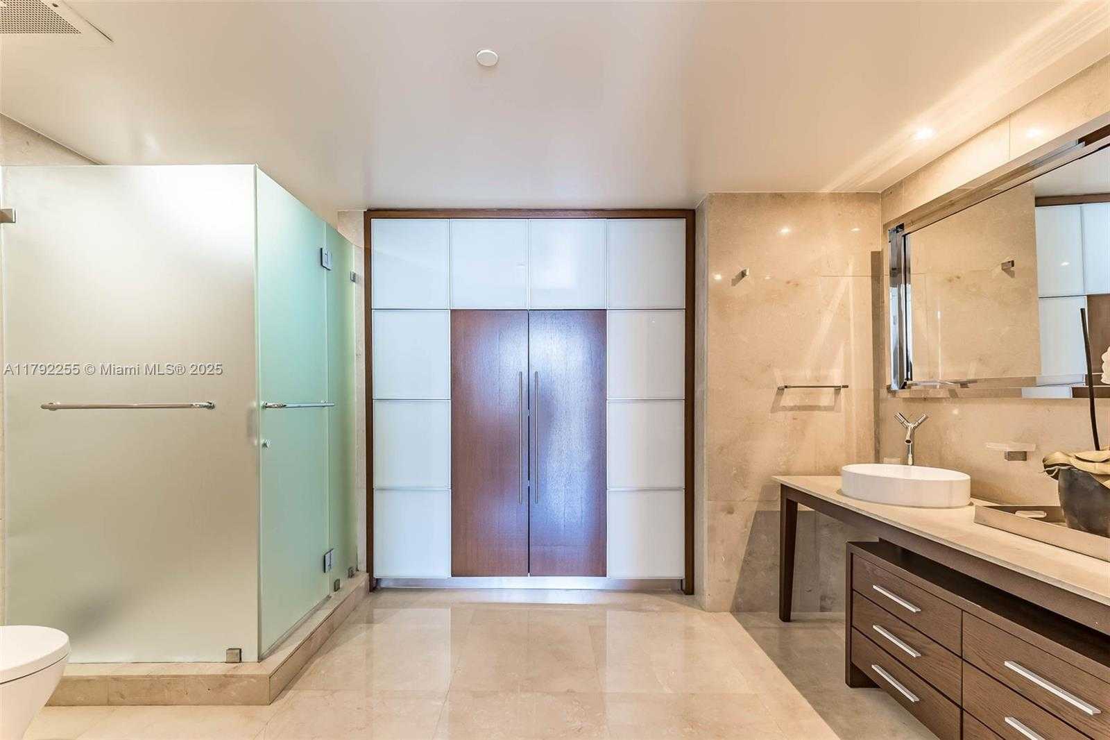 Small Image of 495 BRICKELL AVE #2801, Miami Number 11