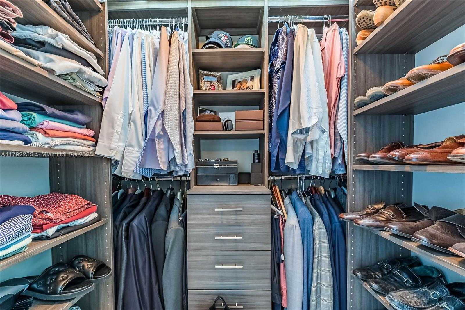 Small Image of 495 BRICKELL AVE #2801, Miami Number 13