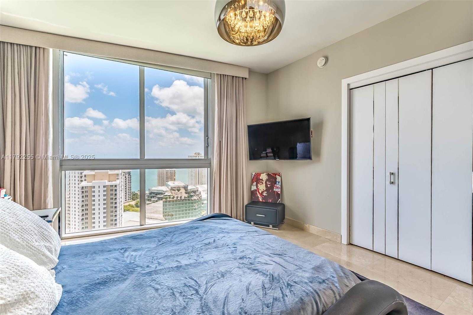 Small Image of 495 BRICKELL AVE #2801, Miami Number 16