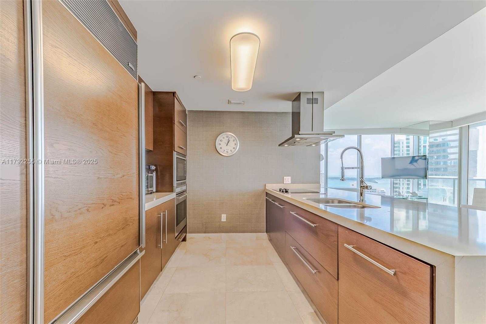 Small Image of 495 BRICKELL AVE #2801, Miami Number 3