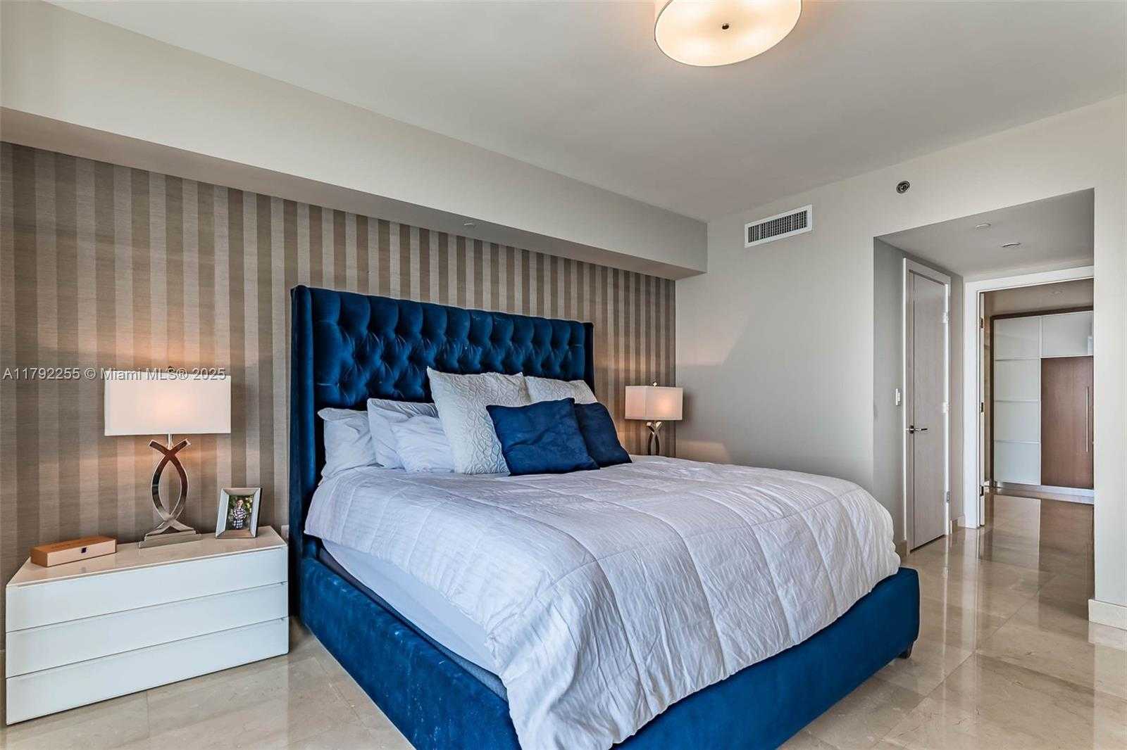 Small Image of 495 BRICKELL AVE #2801, Miami Number 9