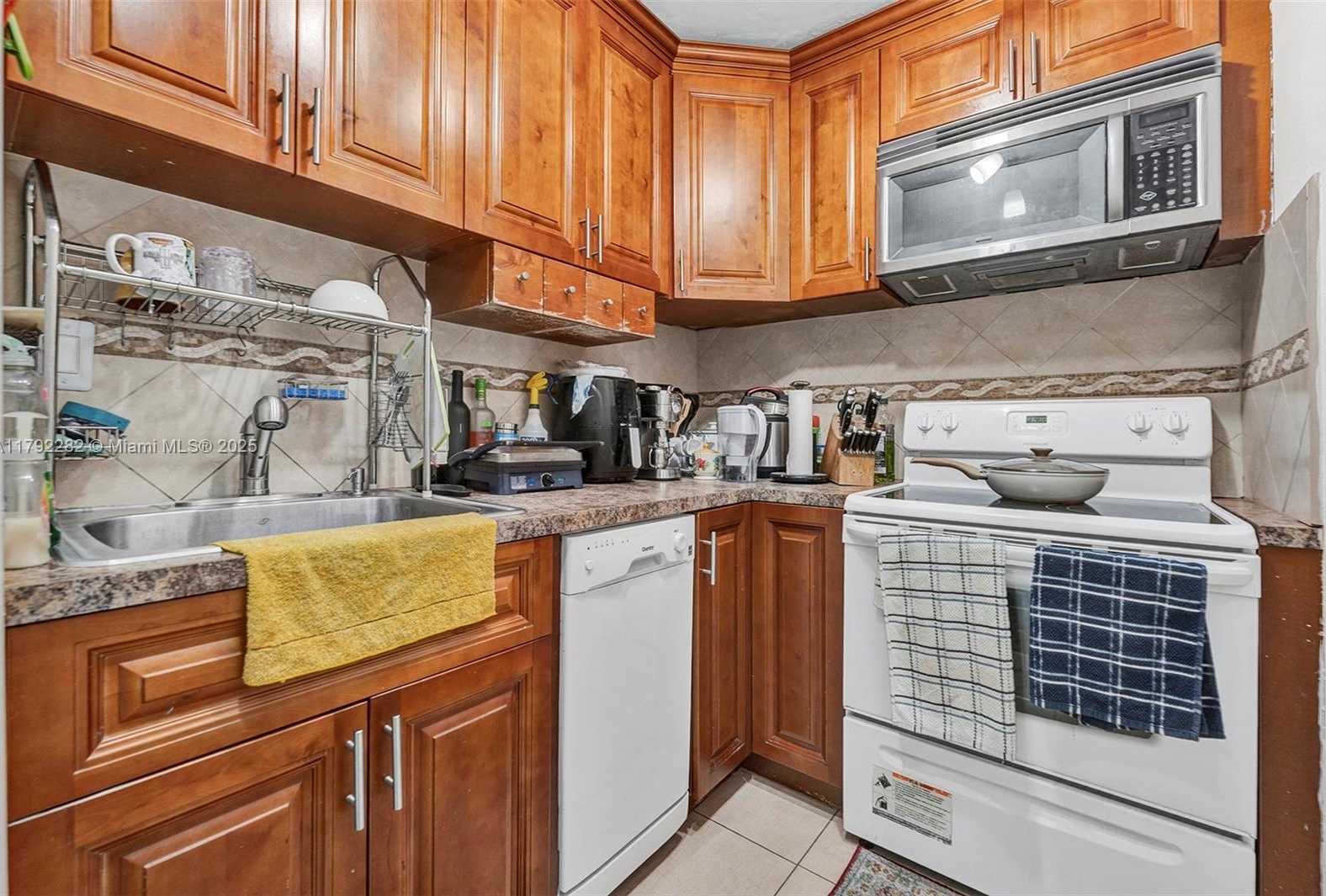 Small Image of 4845 NORTH WEST 7TH ST #309-5, Miami Number 6