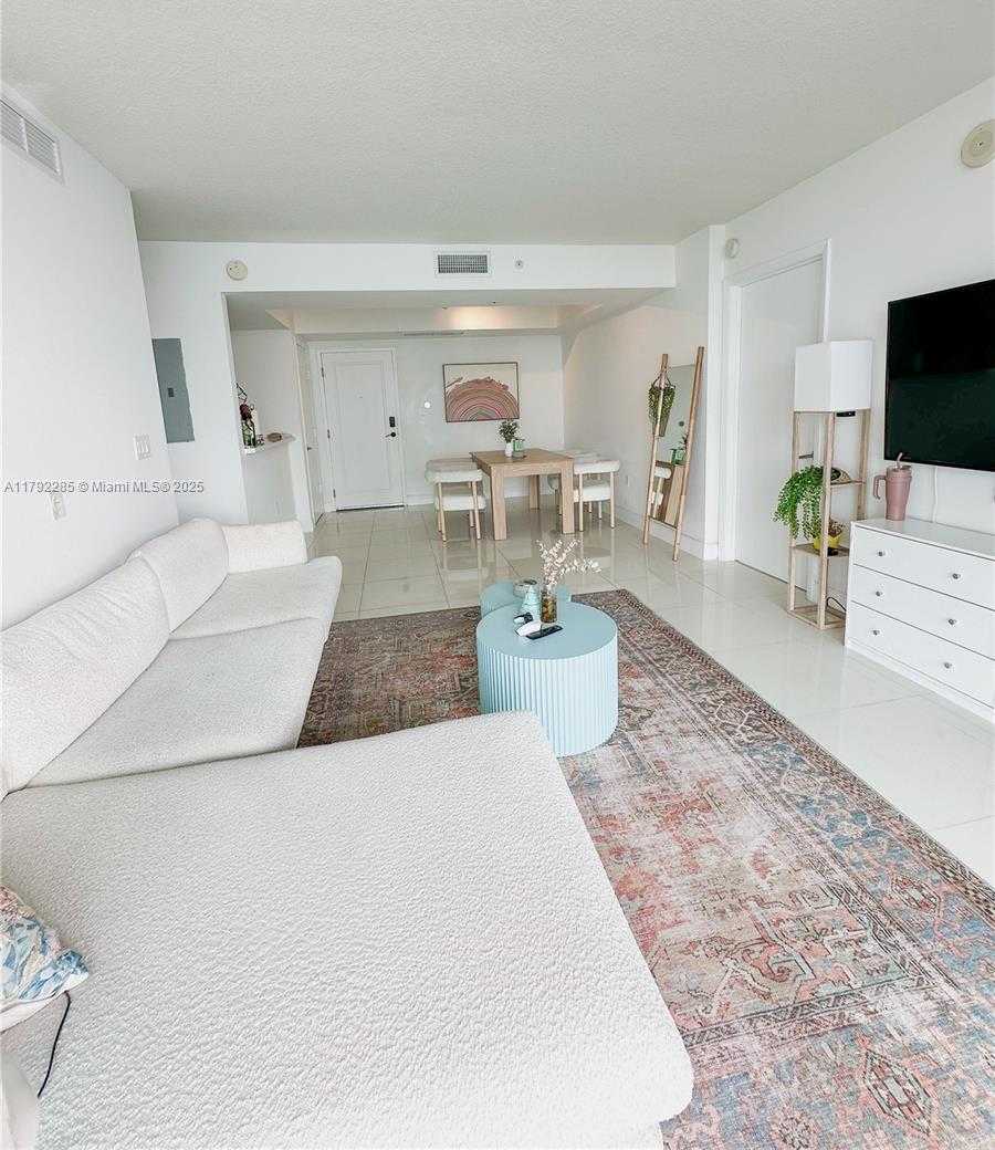 Small Image of 1861 NW S River Dr, Miami, FL 33125, USA Number 17
