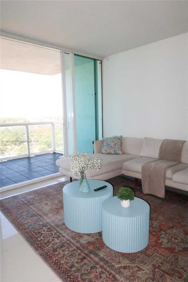 Small Image of 1861 NW S River Dr, Miami, FL 33125, USA Number 9