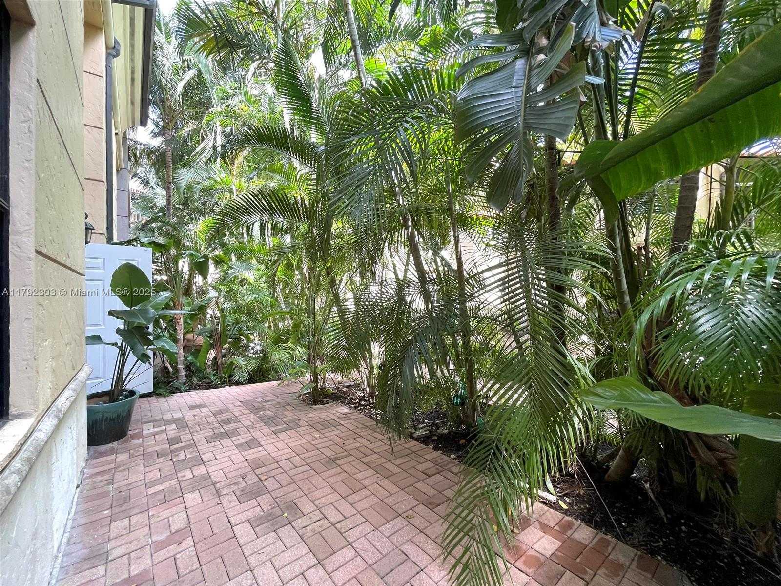 Small Image of 888 SOUTH DOUGLAS RD #119, Coral Gables Number 10