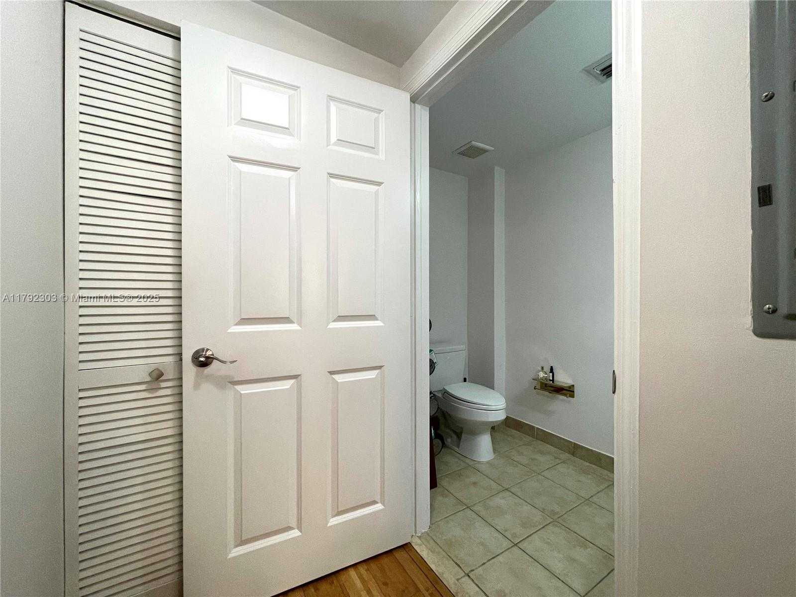 Small Image of 888 SOUTH DOUGLAS RD #119, Coral Gables Number 21
