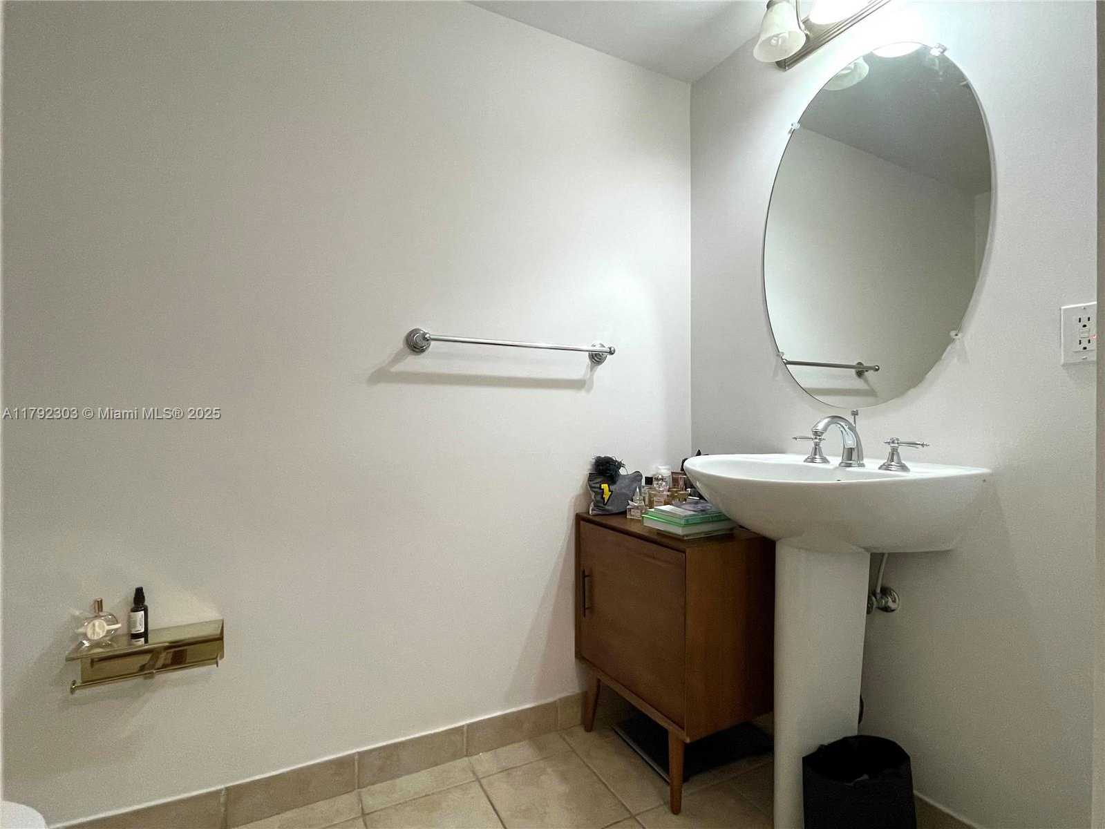 Small Image of 888 SOUTH DOUGLAS RD #119, Coral Gables Number 23