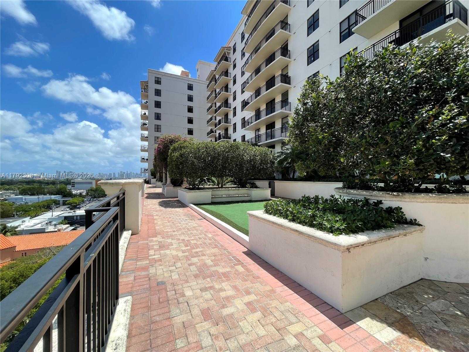 Small Image of 888 SOUTH DOUGLAS RD #119, Coral Gables Number 34