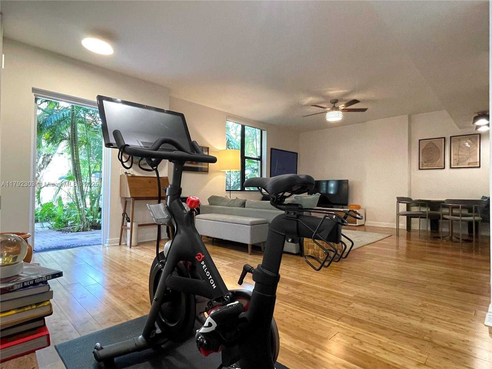 Small Image of 888 SOUTH DOUGLAS RD #119, Coral Gables Number 5
