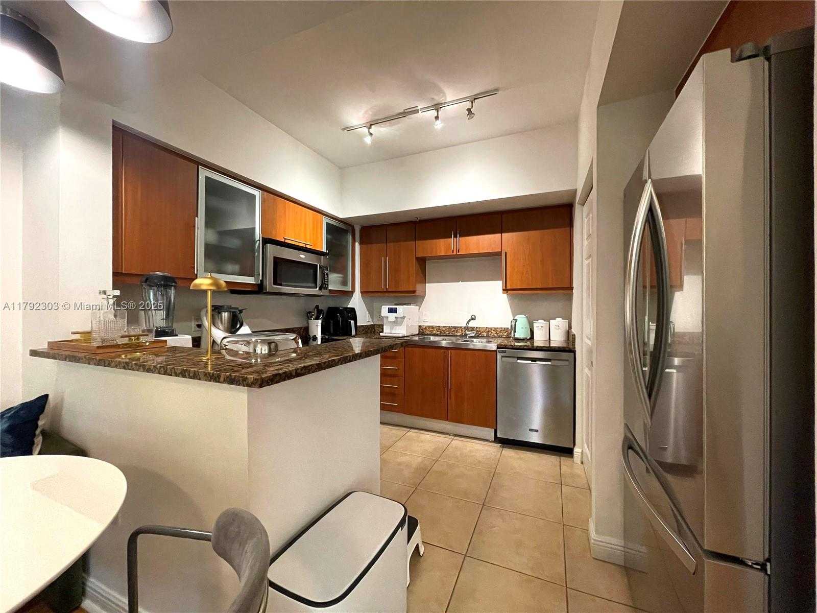 Small Image of 888 SOUTH DOUGLAS RD #119, Coral Gables Number 7