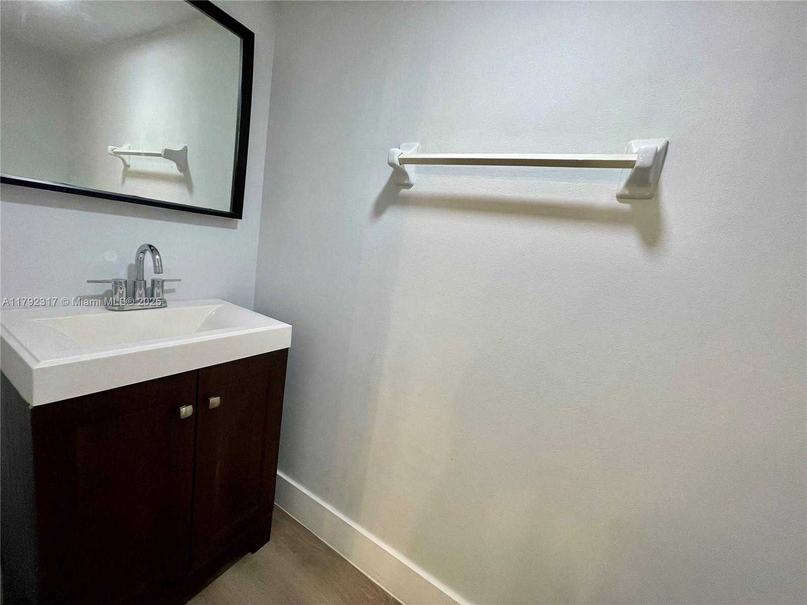 Small Image of 3680 INVERRARY DR #2B, Lauderhill Number 4