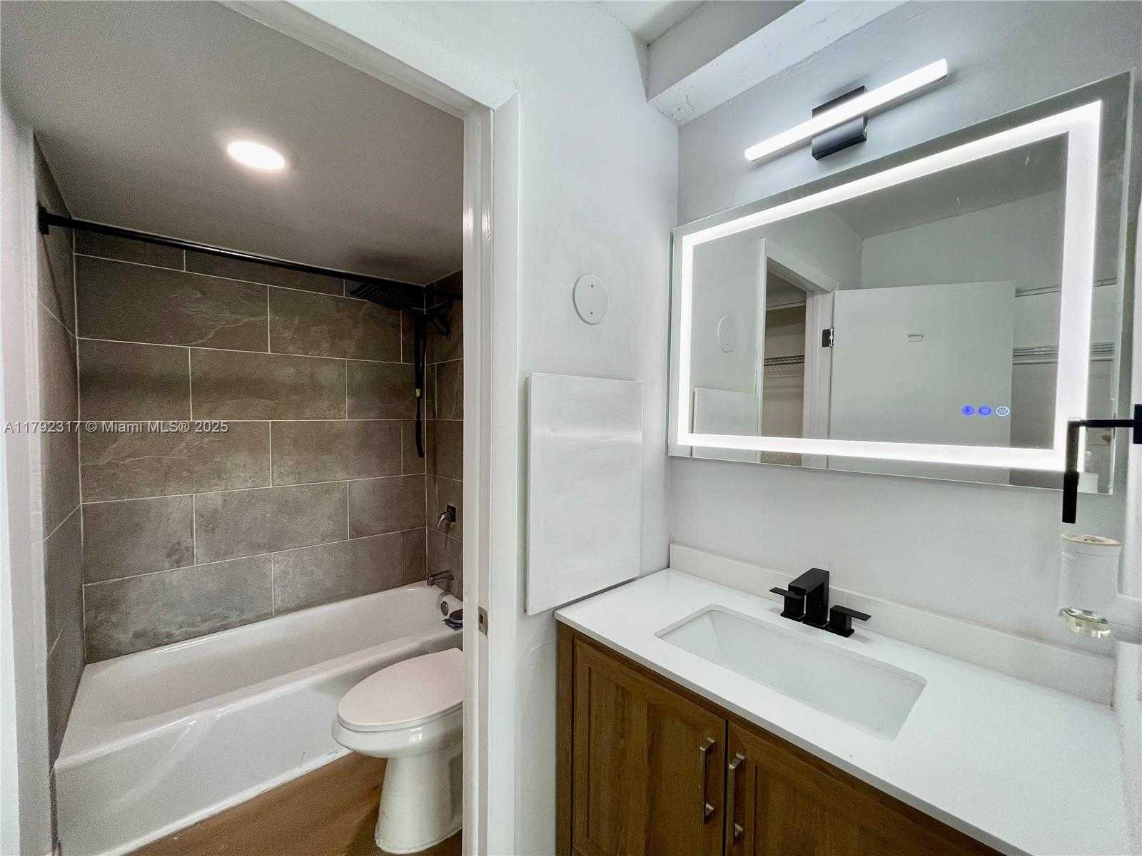 Small Image of 3680 INVERRARY DR #2B, Lauderhill Number 8