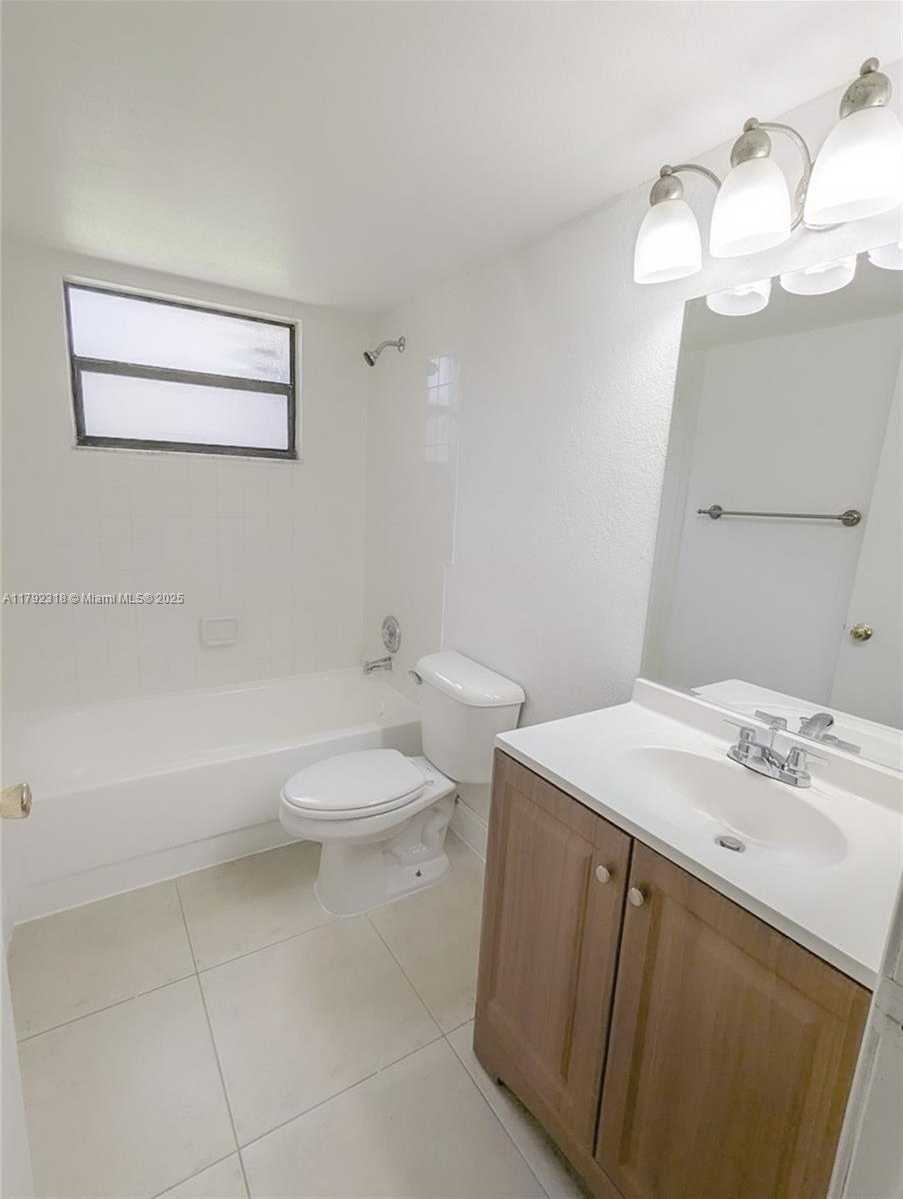 Small Image of 1513 LAKE CRYSTAL DR #B, West Palm Beach Number 10