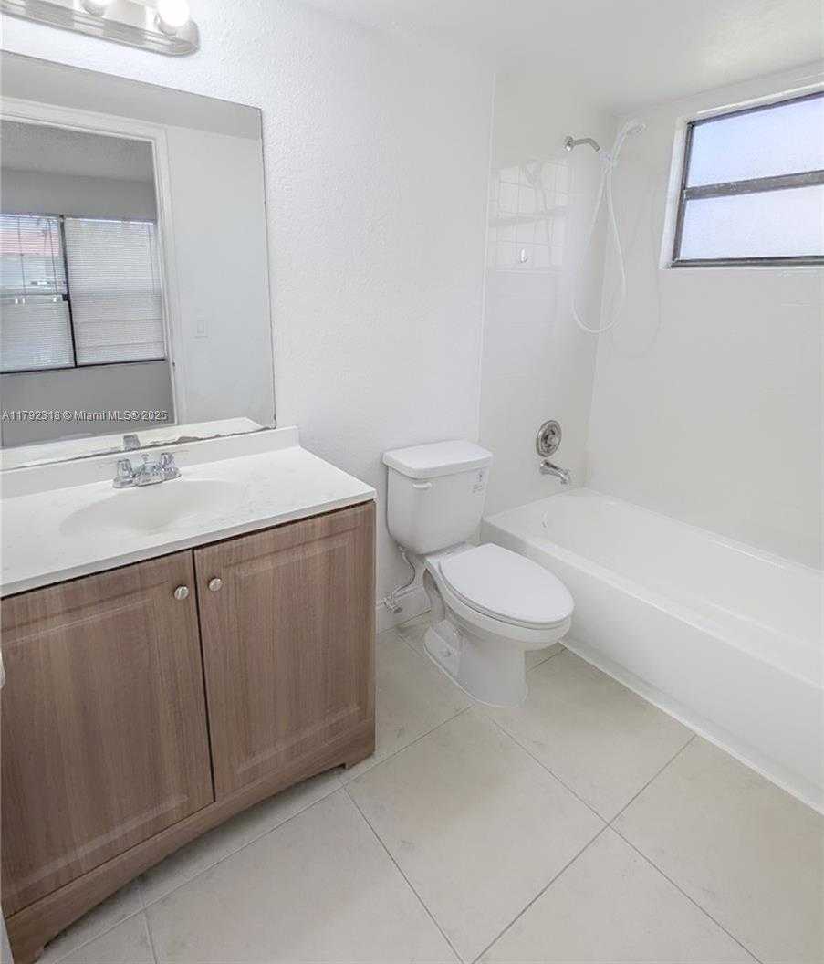 Small Image of 1513 LAKE CRYSTAL DR #B, West Palm Beach Number 11