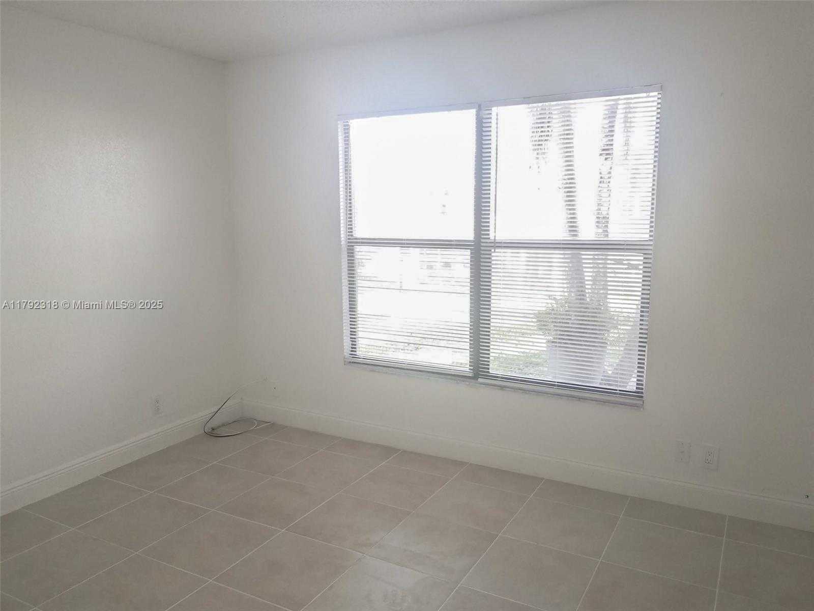 Small Image of 1513 LAKE CRYSTAL DR #B, West Palm Beach Number 12