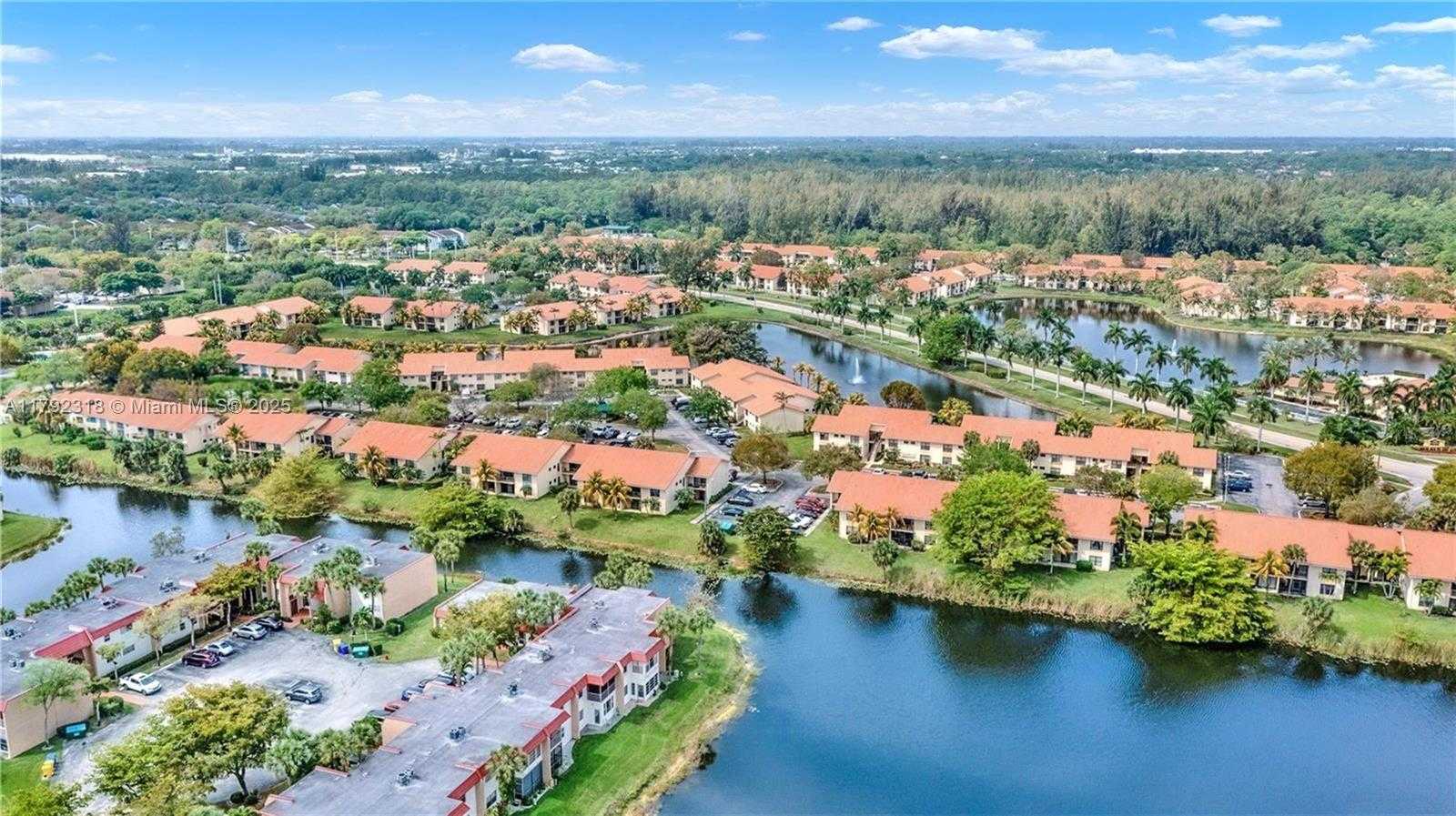 Small Image of 1513 LAKE CRYSTAL DR #B, West Palm Beach Number 17