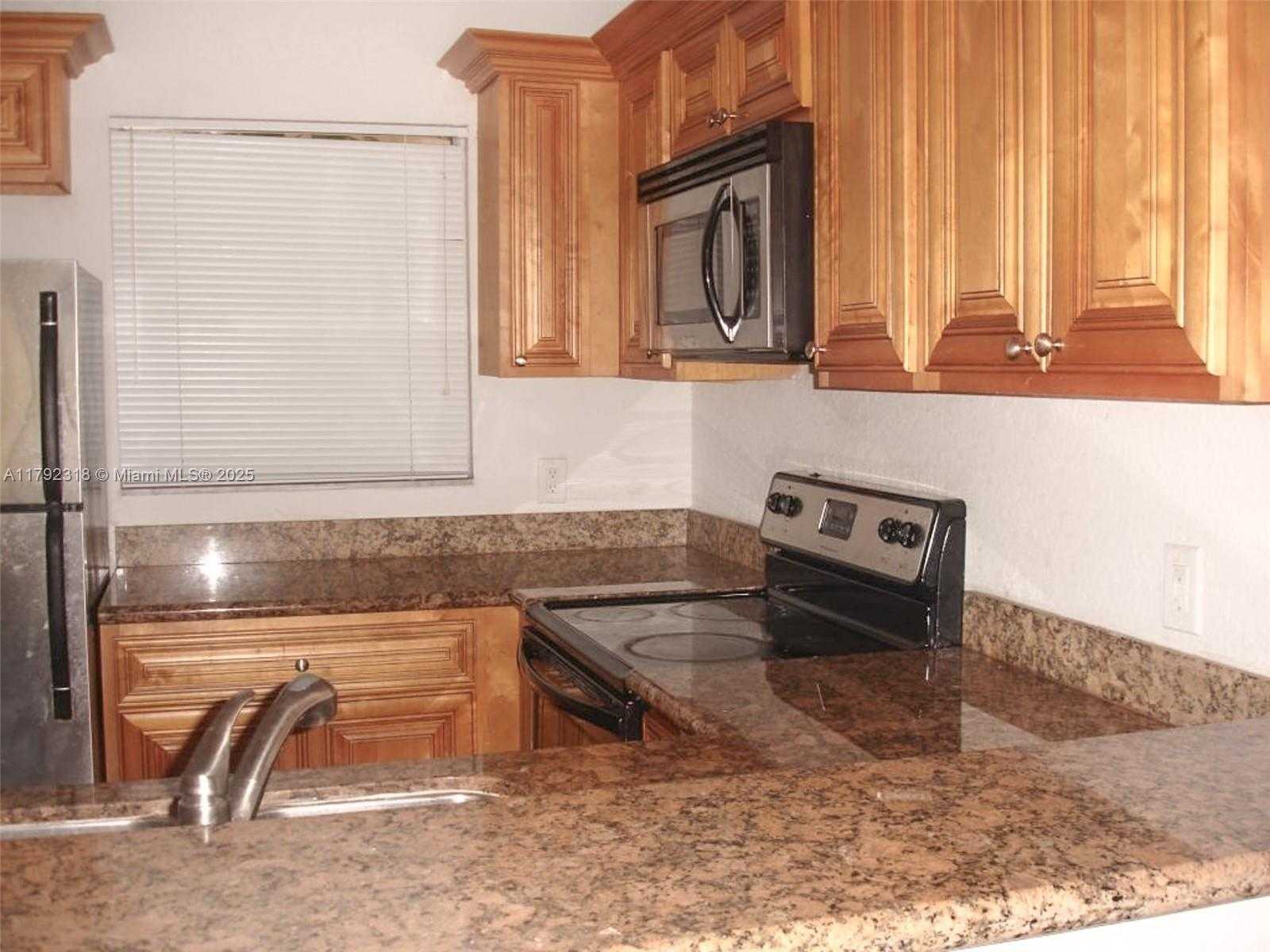 Small Image of 1513 LAKE CRYSTAL DR #B, West Palm Beach Number 5