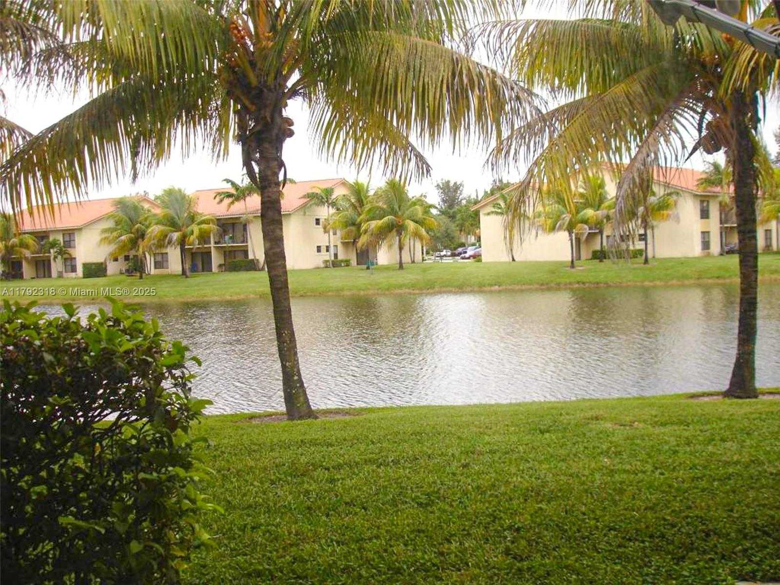 Small Image of 1513 LAKE CRYSTAL DR #B, West Palm Beach Number 9