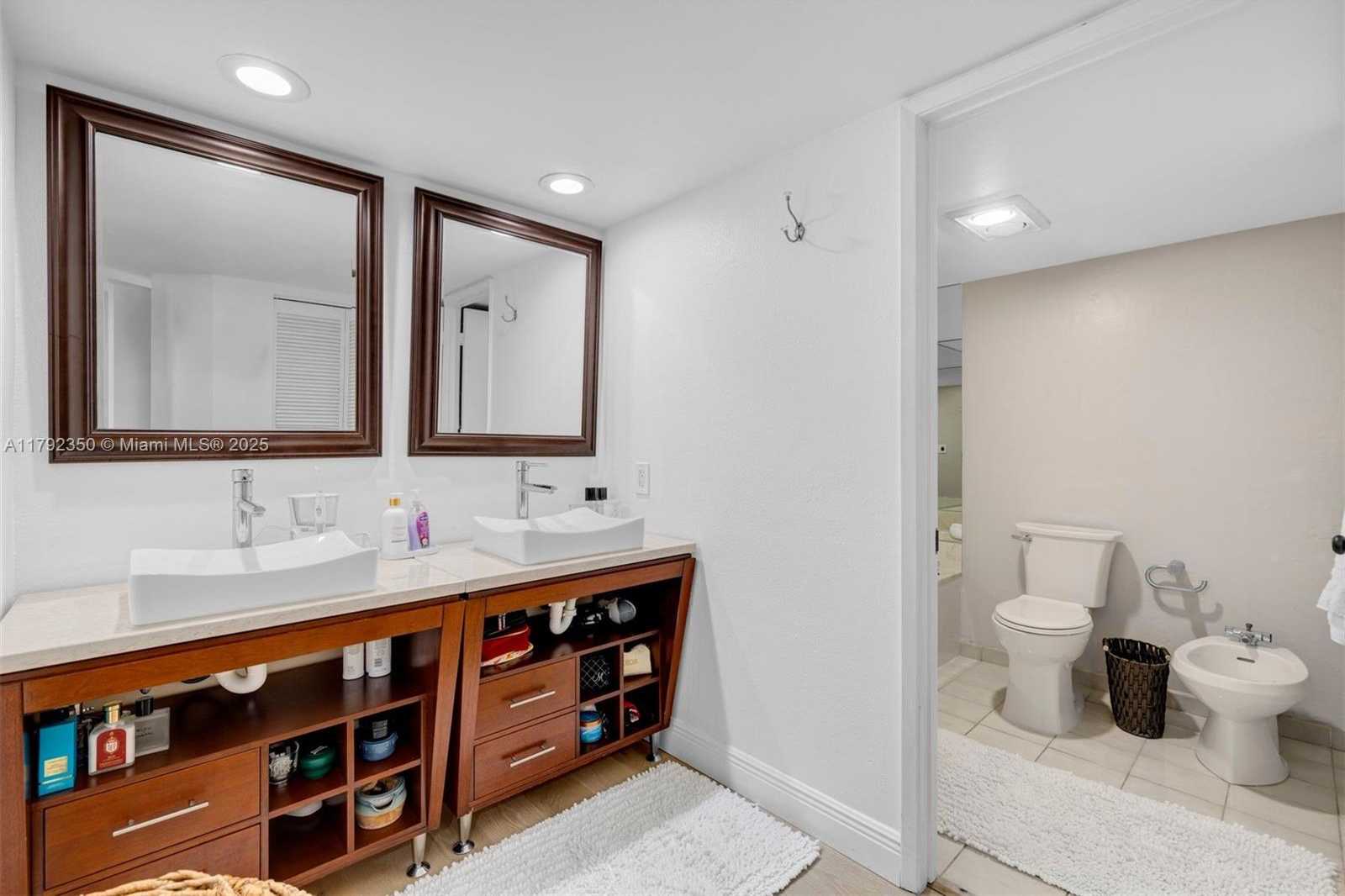 Small Image of 520 BRICKELL KEY DR #A704, Miami Number 20