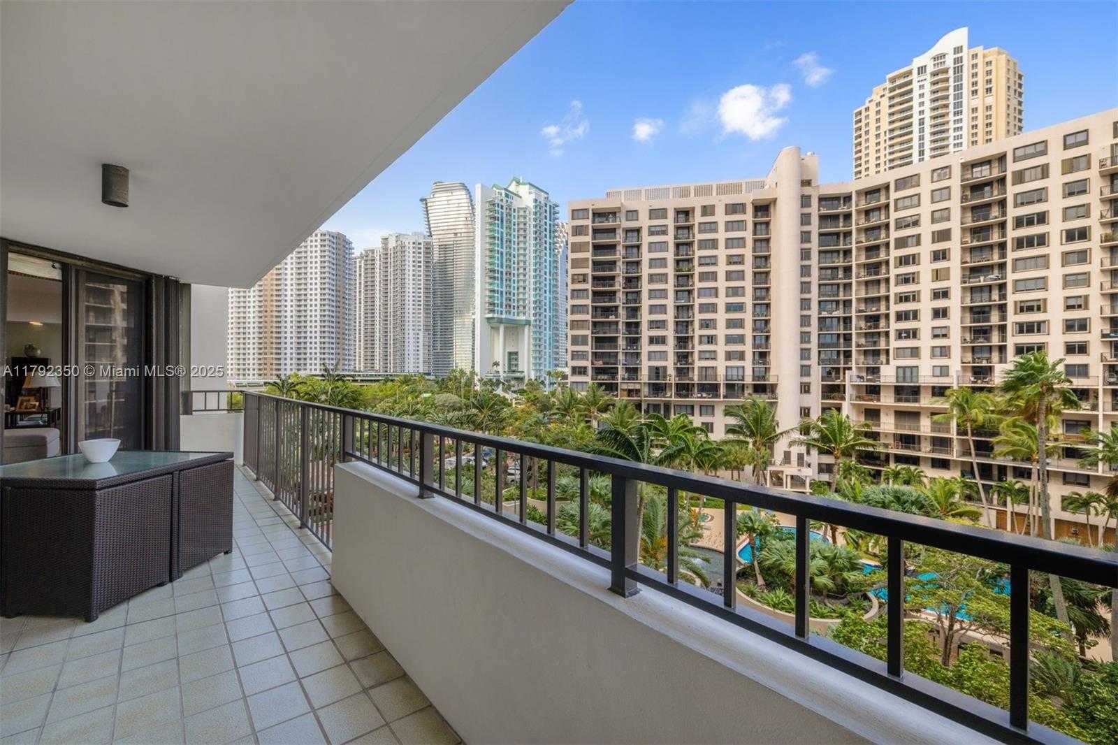 Small Image of 520 BRICKELL KEY DR #A704, Miami Number 21