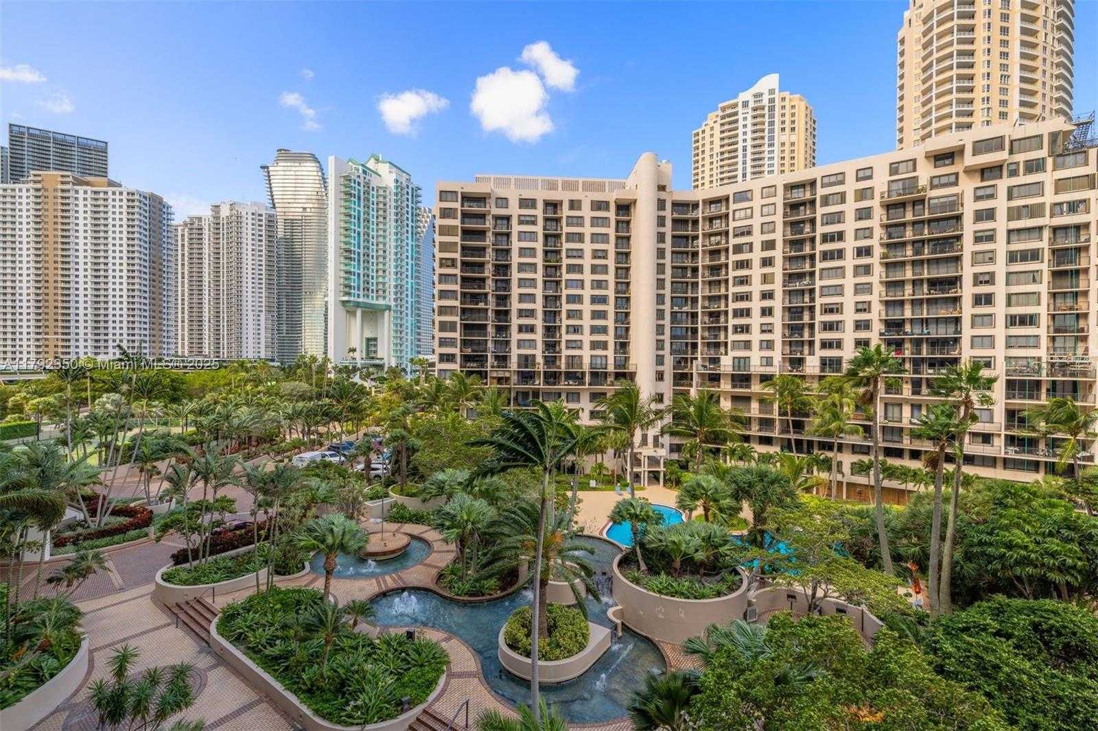 Small Image of 520 BRICKELL KEY DR #A704, Miami Number 4