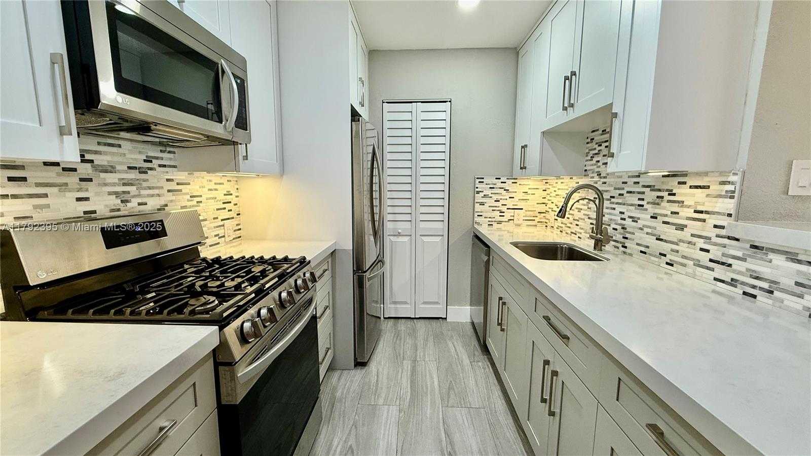 Small Image of 15330 SOUTH WEST 106TH TER #921, Miami Number 27