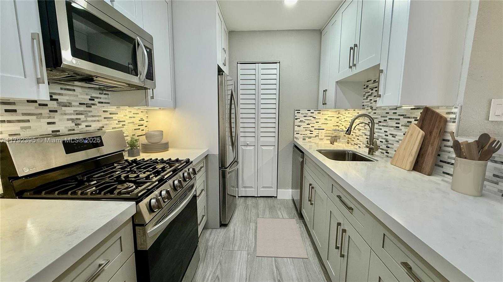 Small Image of 15330 SOUTH WEST 106TH TER #921, Miami Number 8