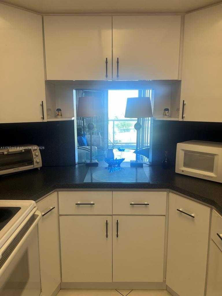 Small Image of 2841 NORTH EAST 163RD ST #407, North Miami Beach Number 14