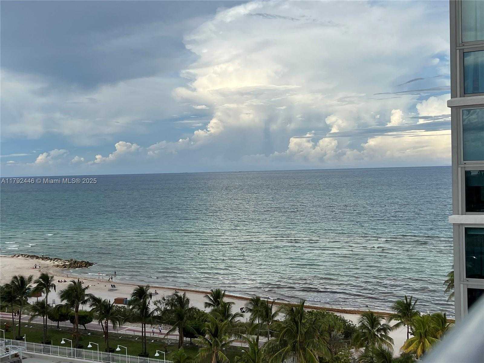 Small Image of 2655 COLLINS AVE #1405, Miami Beach Number 10