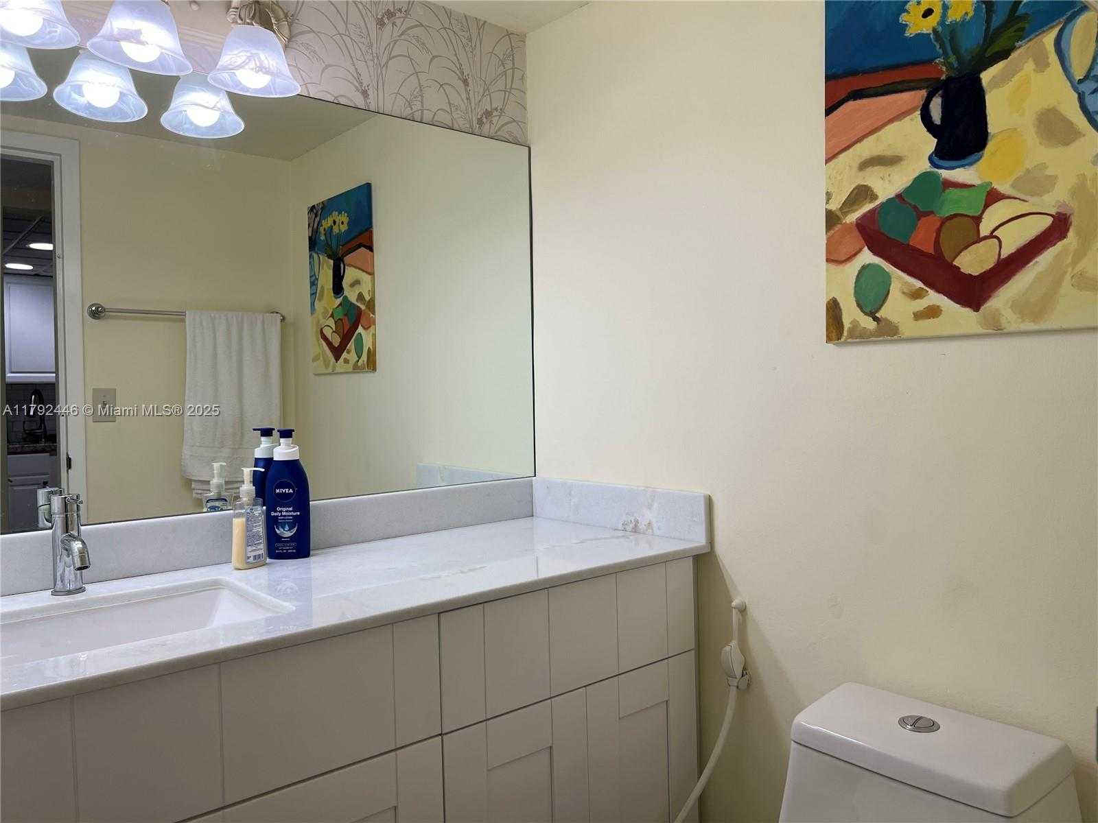 Small Image of 2655 COLLINS AVE #1405, Miami Beach Number 11