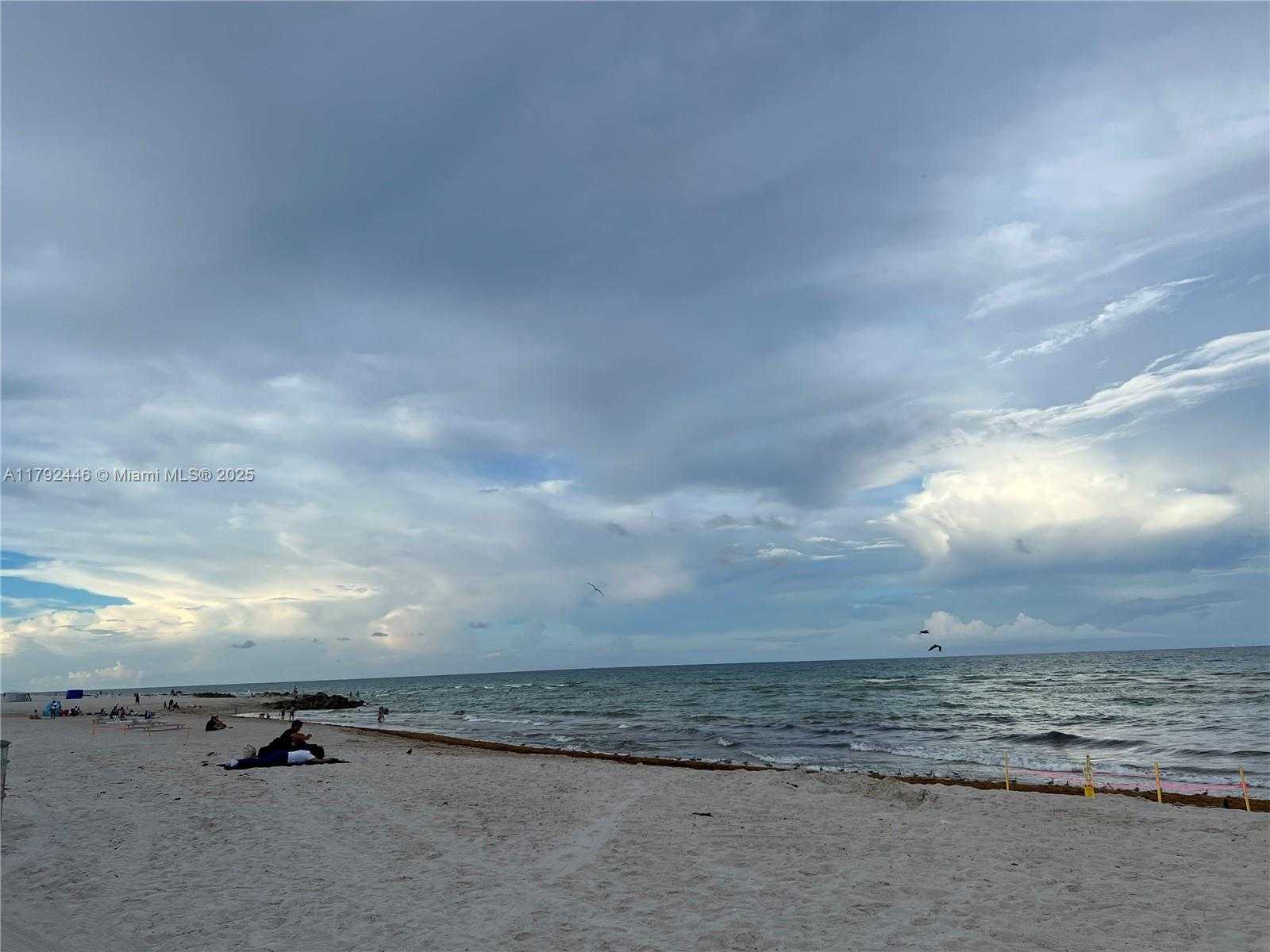Small Image of 2655 COLLINS AVE #1405, Miami Beach Number 16