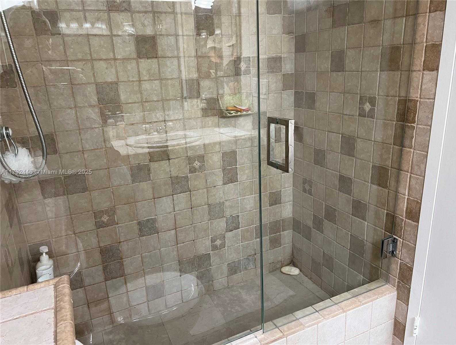 Small Image of 2655 COLLINS AVE #1405, Miami Beach Number 5