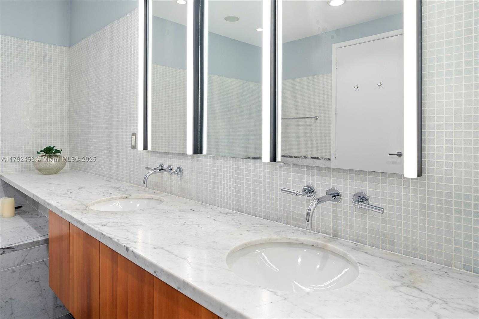 Small Image of 201 AQUA AVENUE #1001, Miami Beach Number 36