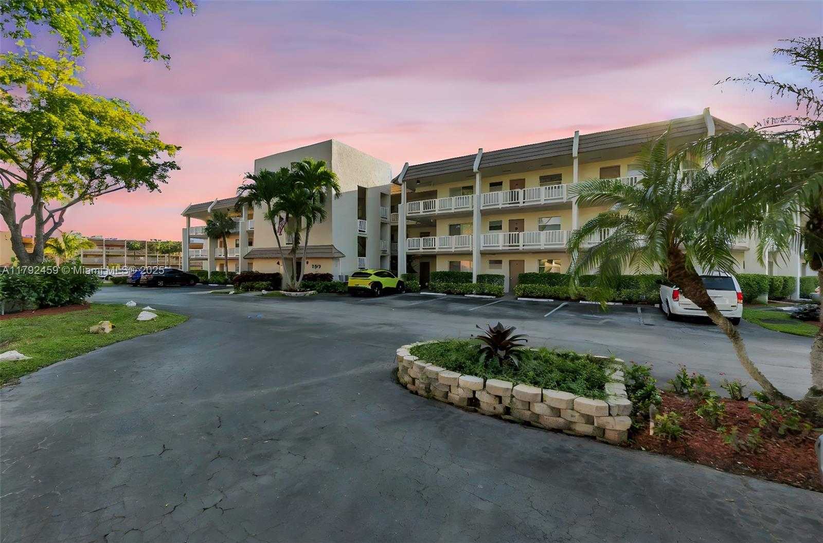 Small Image of 6800 ROYAL PALM BLVD #101F, Margate Number 37