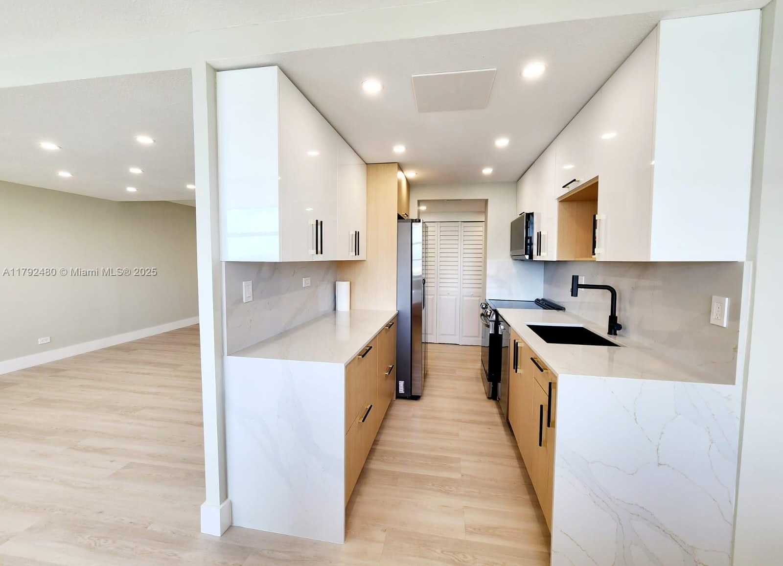 Small Image of 250 174TH ST #1618, Sunny Isles Beach Number 13